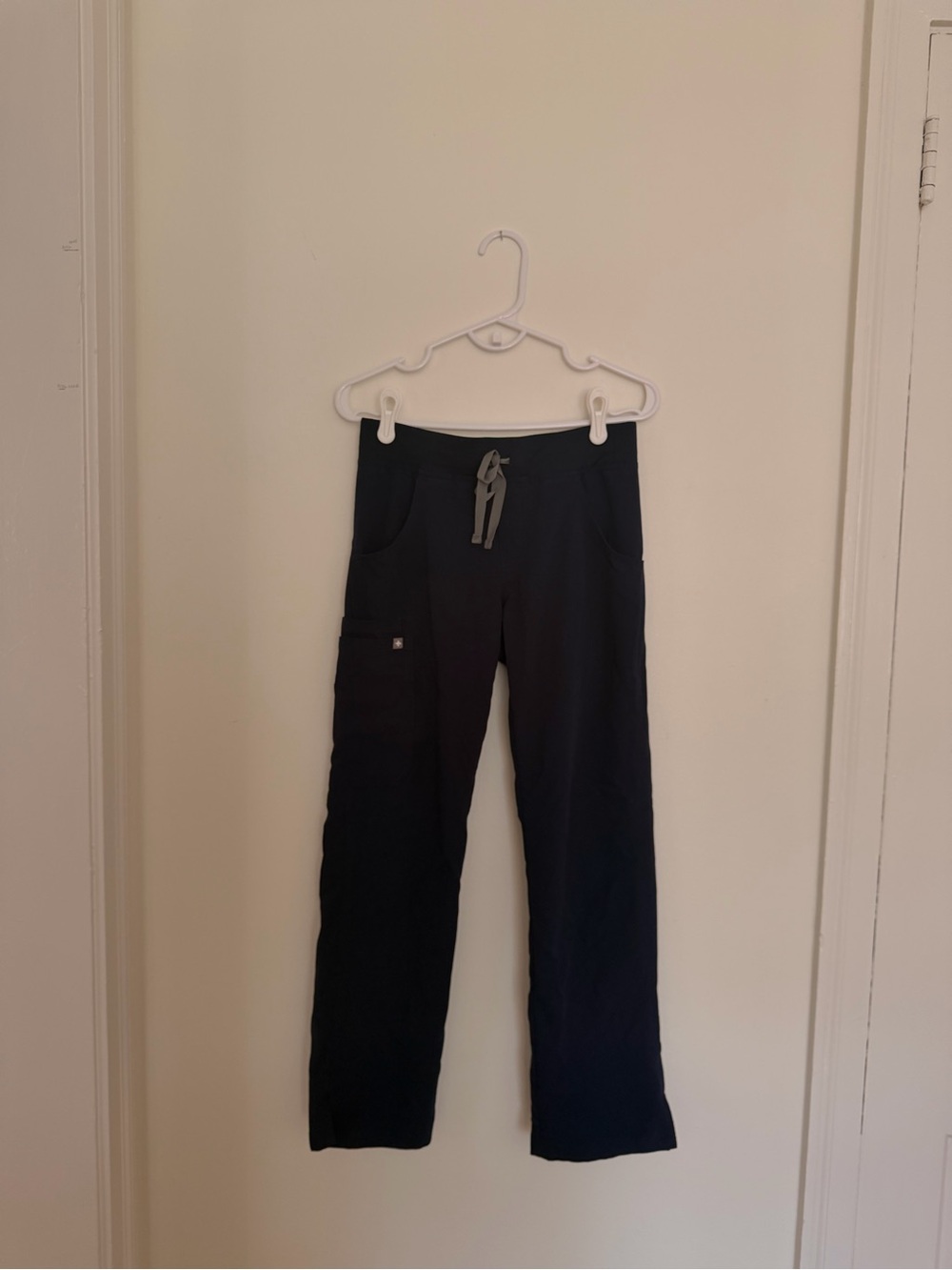 Figs Women’s Black Straight Leg Scrub Pants